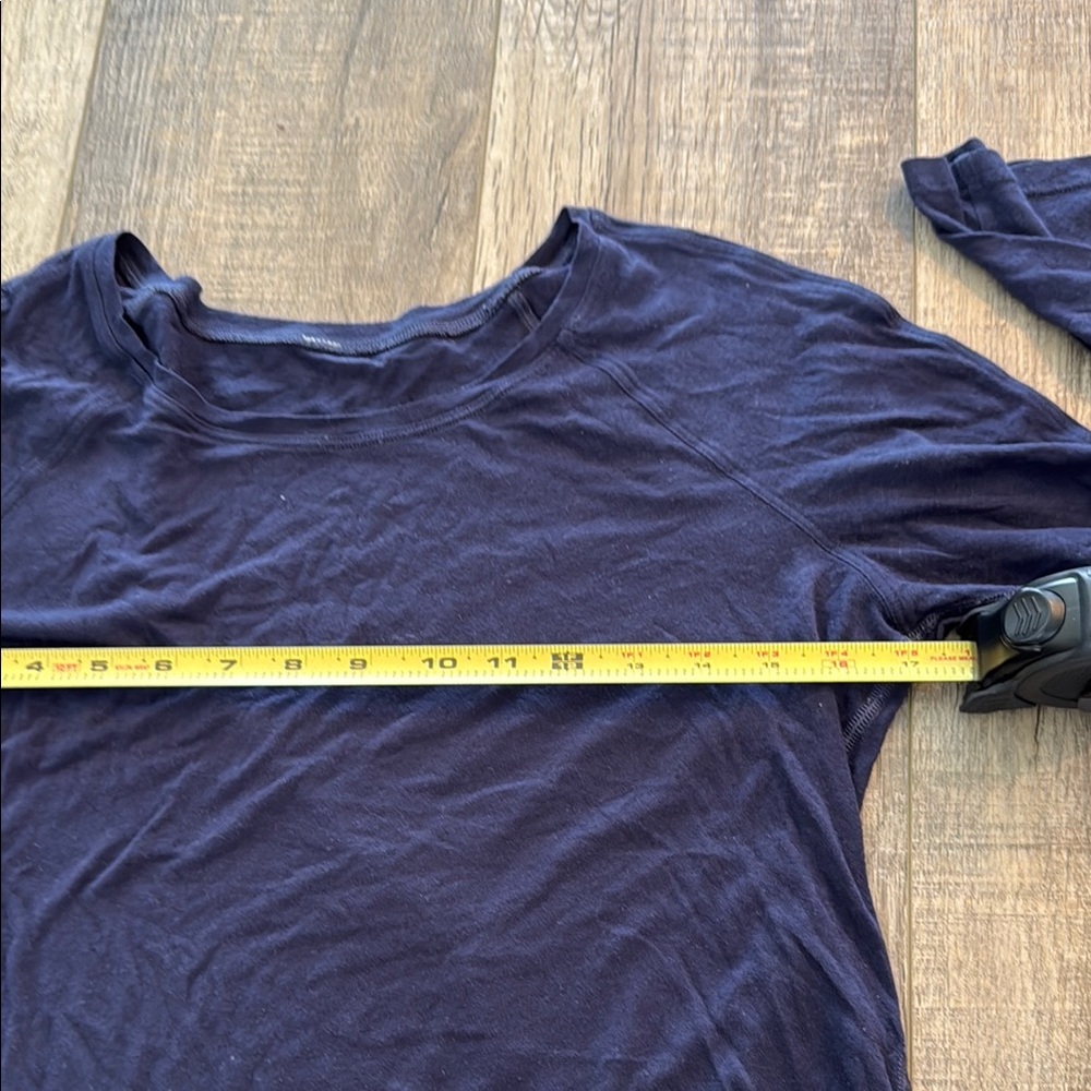 Set of Two lululemon Longsleeve Tops in Navy and Taupe - Picture 2 of 8